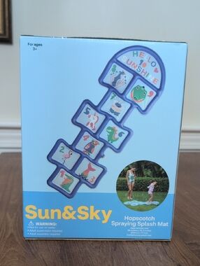 Sun & Sky Hopscotch Spraying Splash Mat - Blue